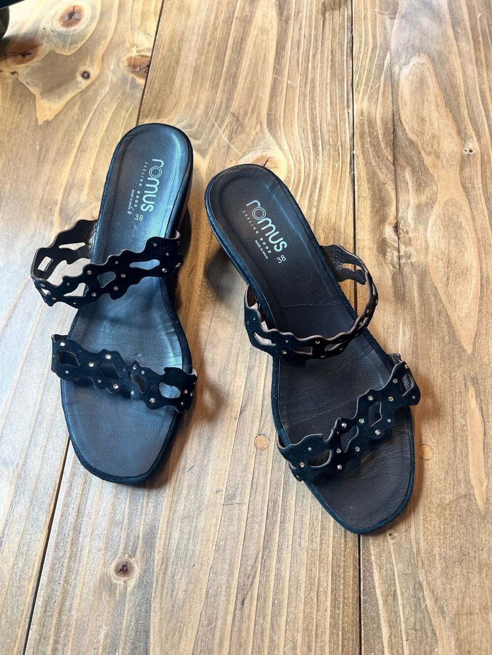 Romus Scalloped Double Strap Embellished Wedge Sandals EU 38/7.5